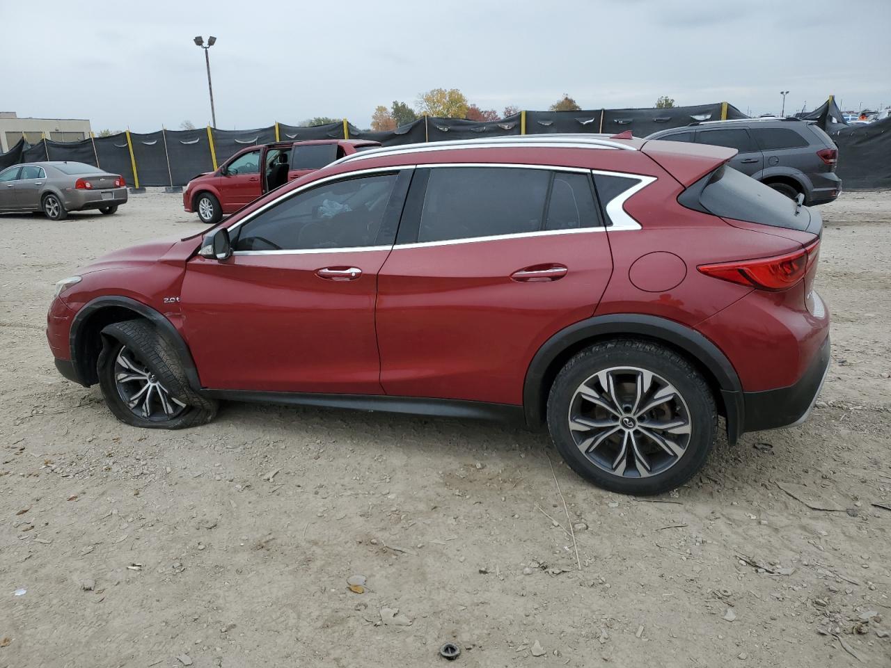 2017 Infiniti Qx30 Premium - Фото 2