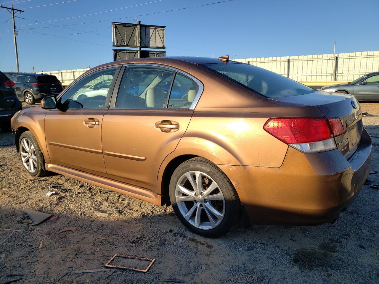 2013 Subaru Legacy 2.5I Limited - Фото 2