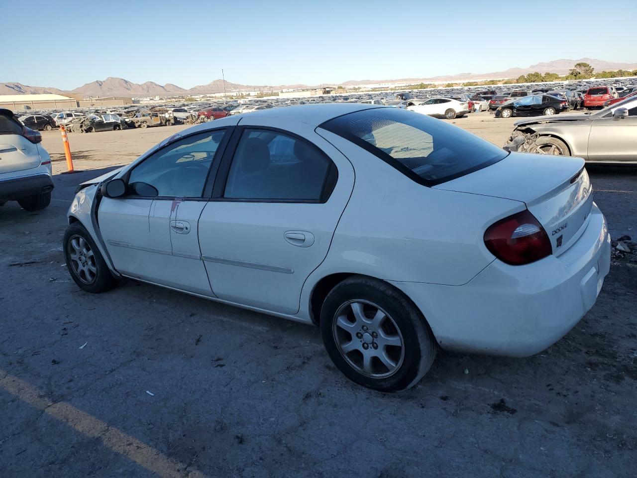 2005 Dodge Neon Sxt - Image 2