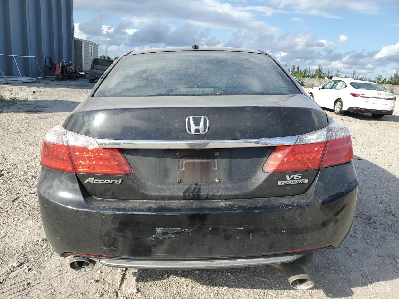 2014 Honda Accord Touring - Image 6