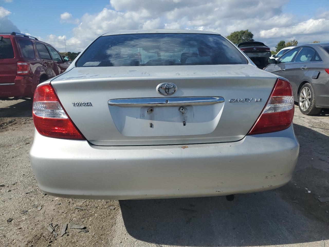 2002 Toyota Camry Le - Фото 6
