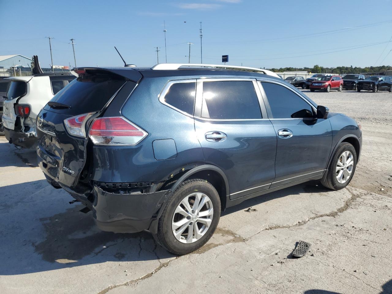 2016 Nissan Rogue S - Image 3