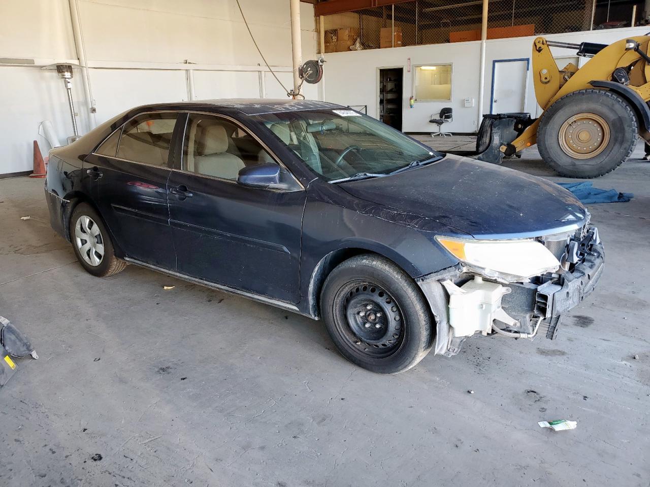 2014 Toyota Camry L - Фото 4