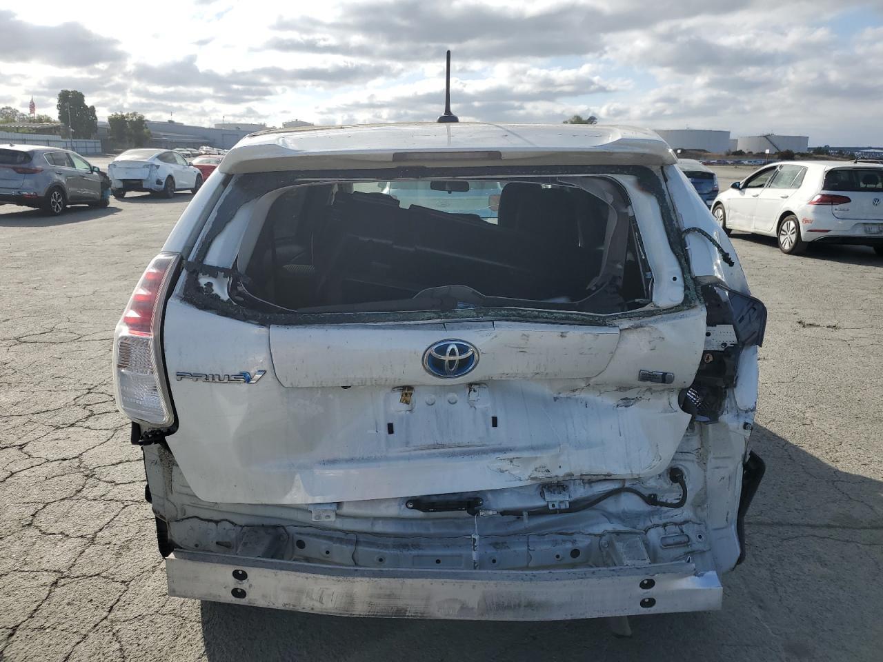 2016 Toyota Prius V - Фото 6