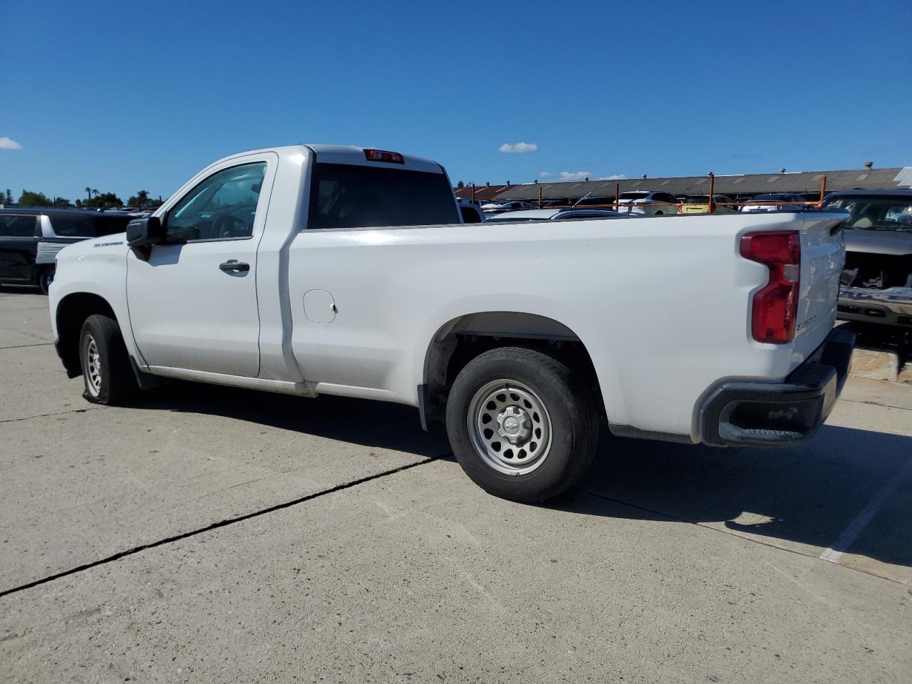 2021 Chevrolet Silverado C1500 - Фото 2
