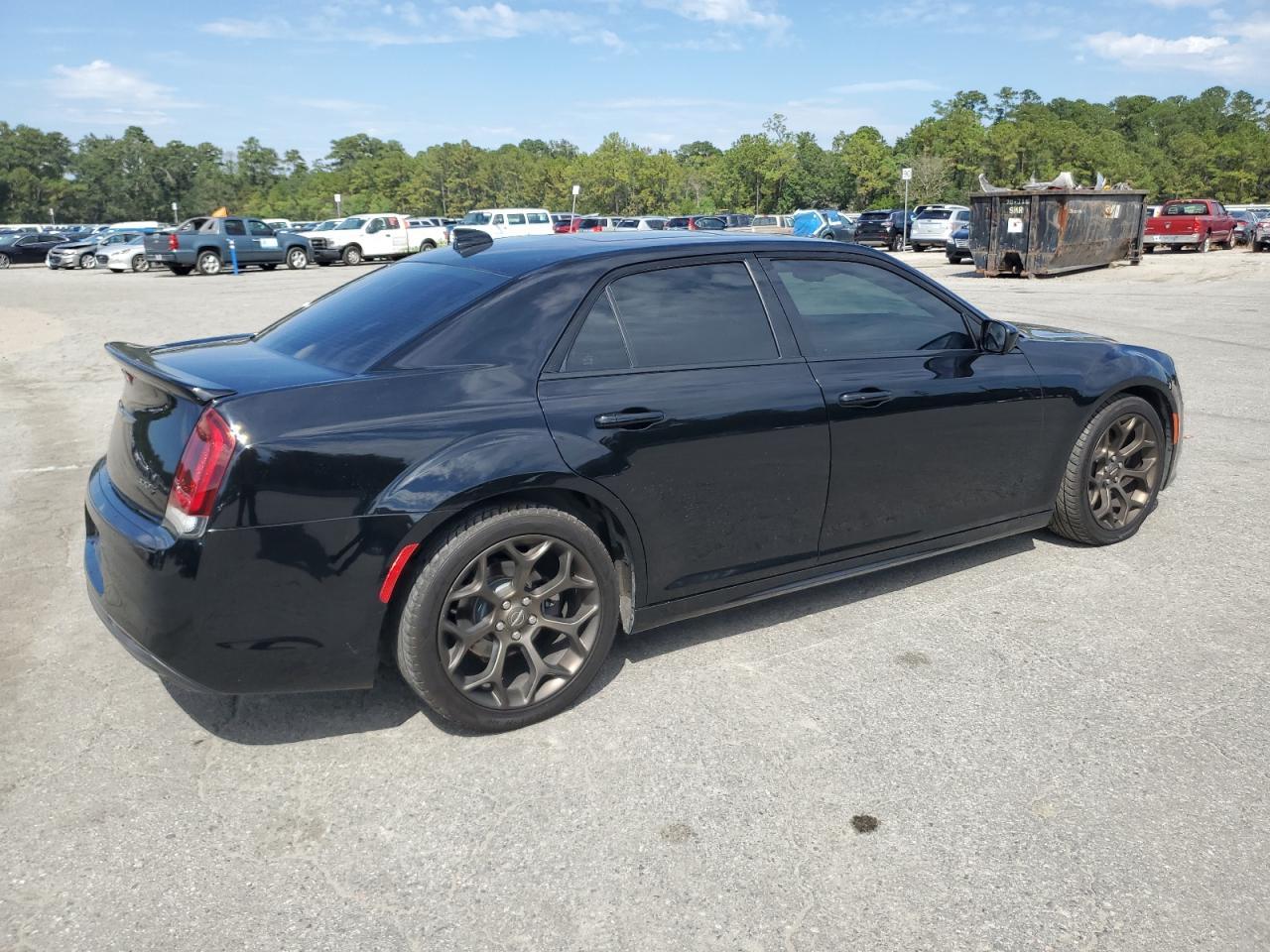 2017 Chrysler 300 S - Фото 3