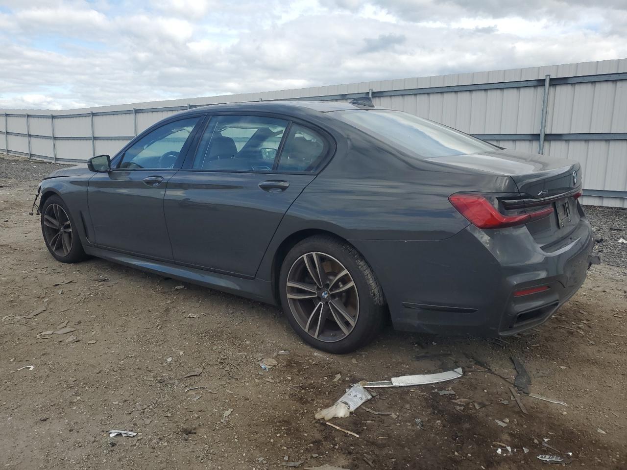 2022 BMW 750 Xi - Фото 2