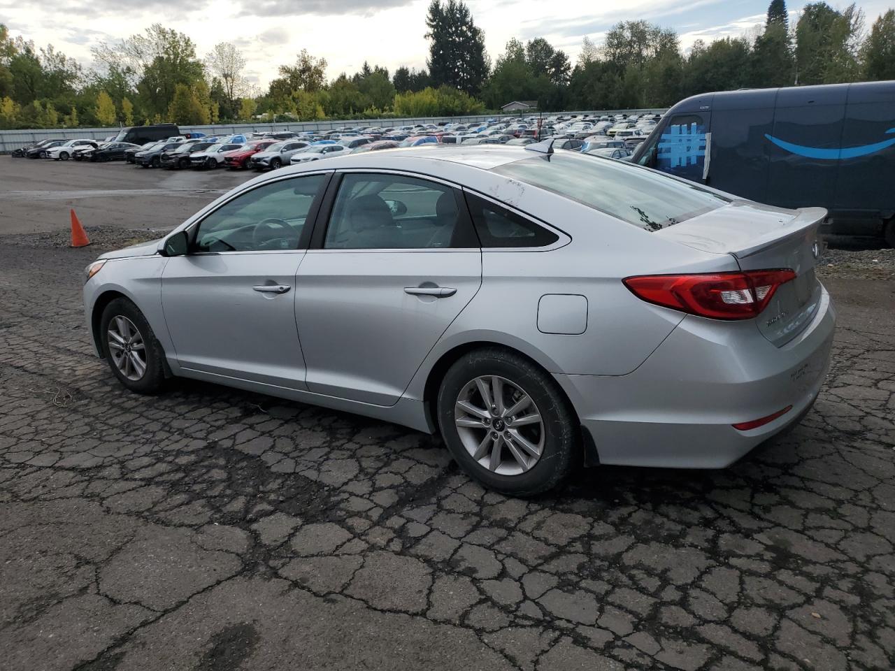 2017 Hyundai Sonata Se - Image 2