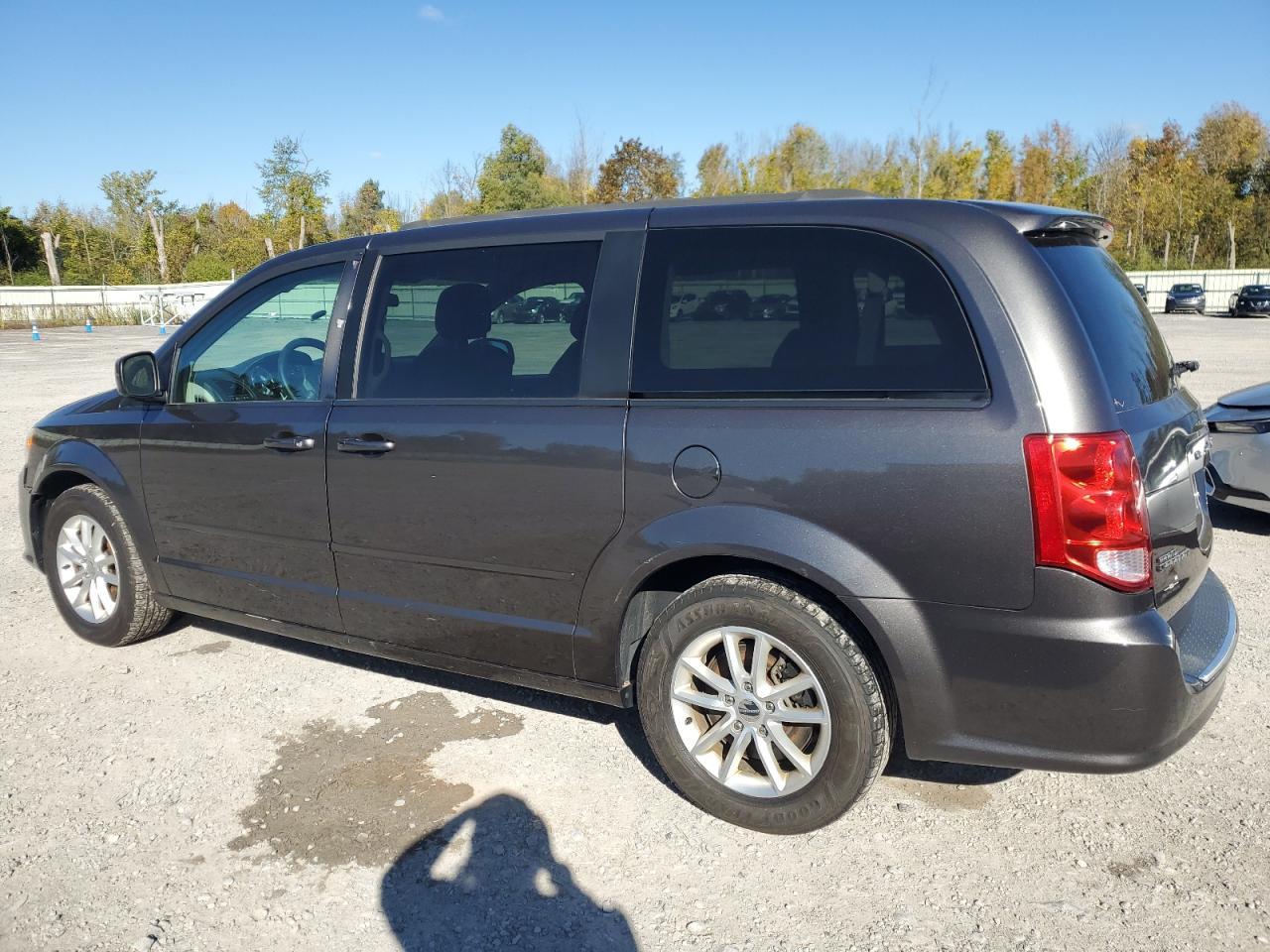 2016 Dodge Grand Caravan Sxt - Фото 2