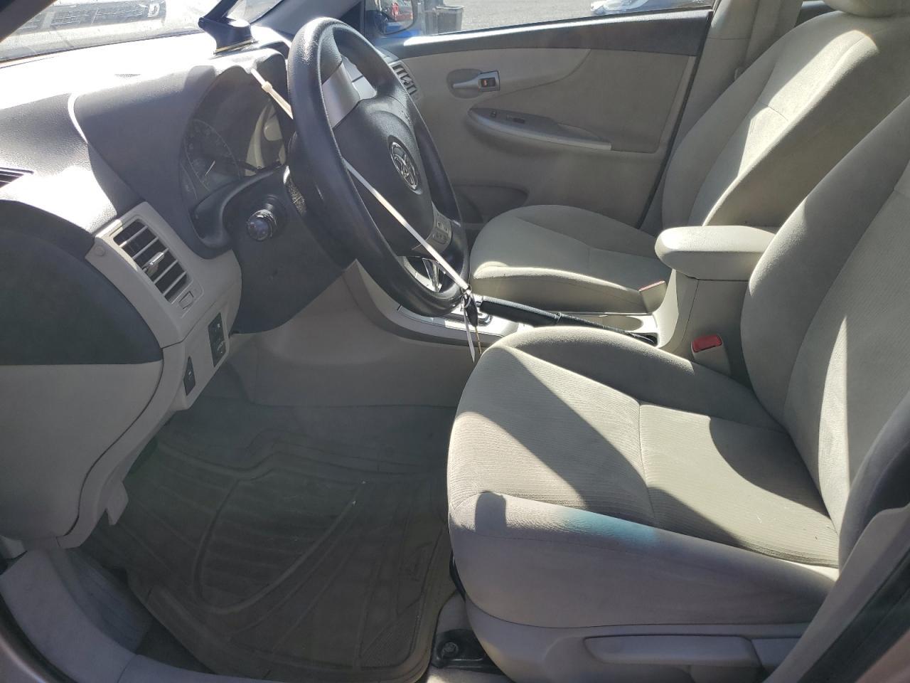 2012 Toyota Corolla Base - Фото 7