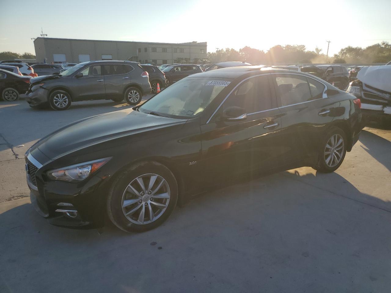 2016 Infiniti Q50 Premium