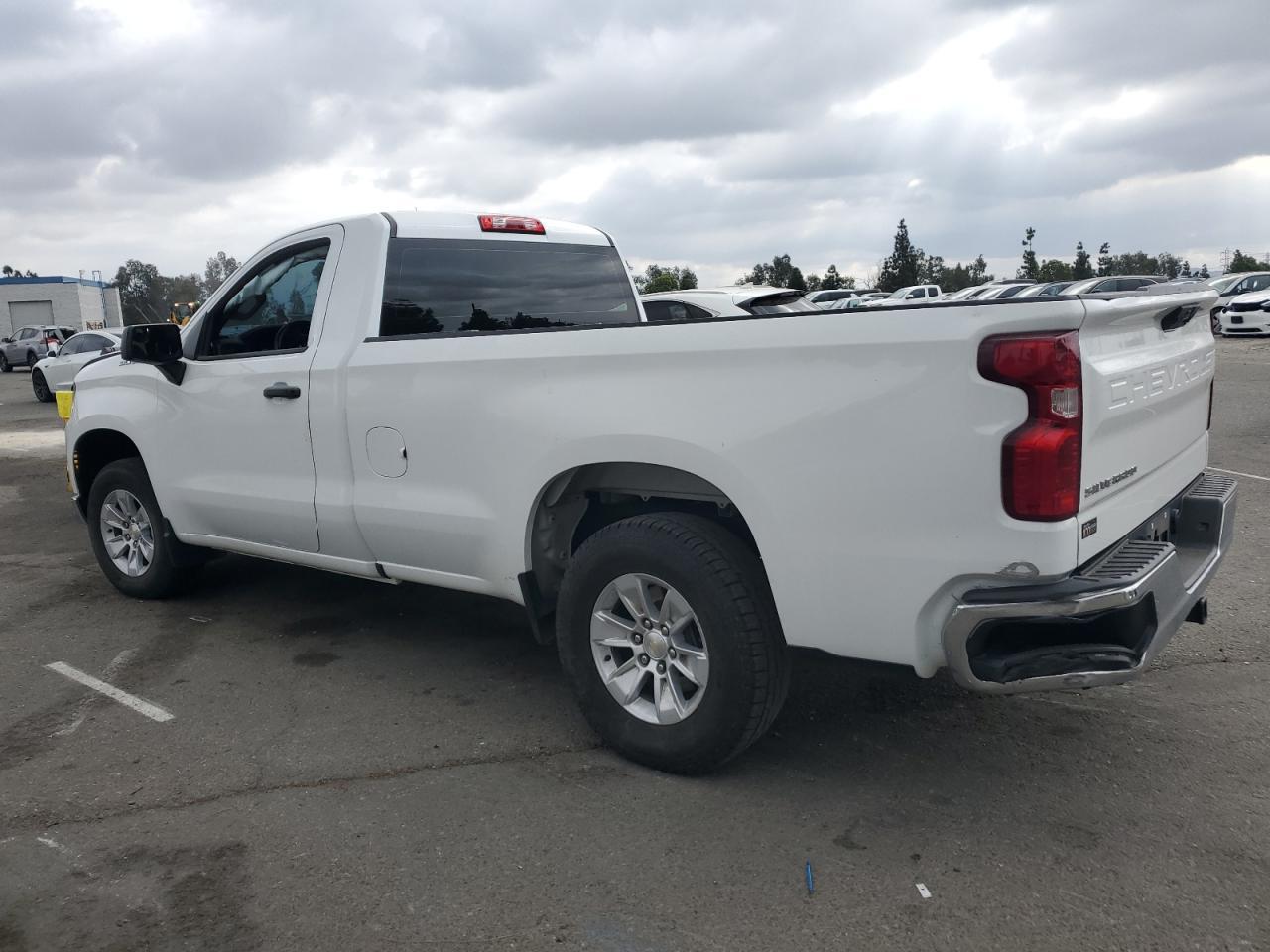 2022 Chevrolet Silverado C1500 - Фото 2