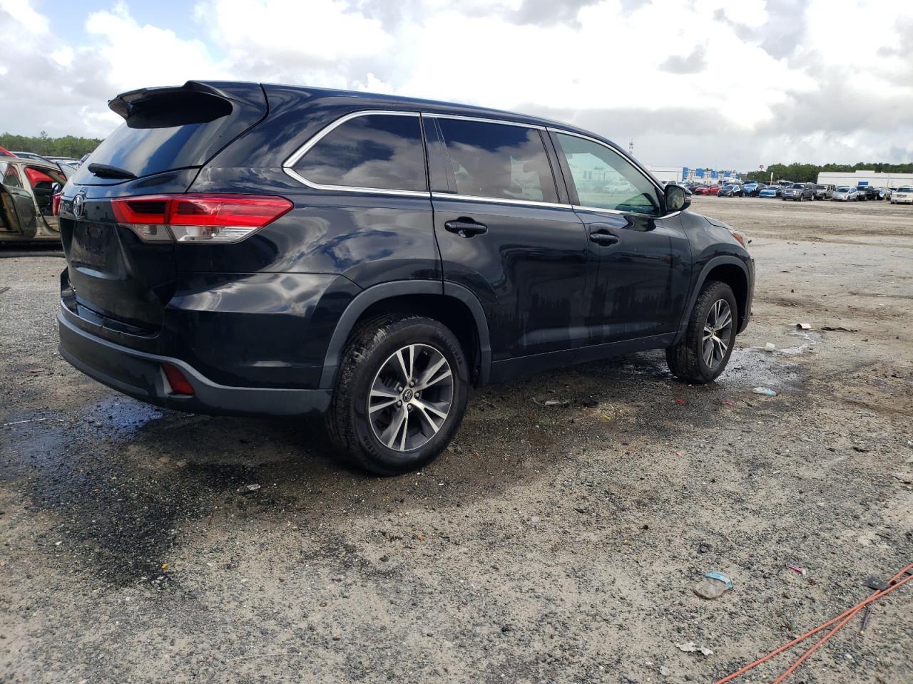 2018 Toyota Highlander Le - Фото 3
