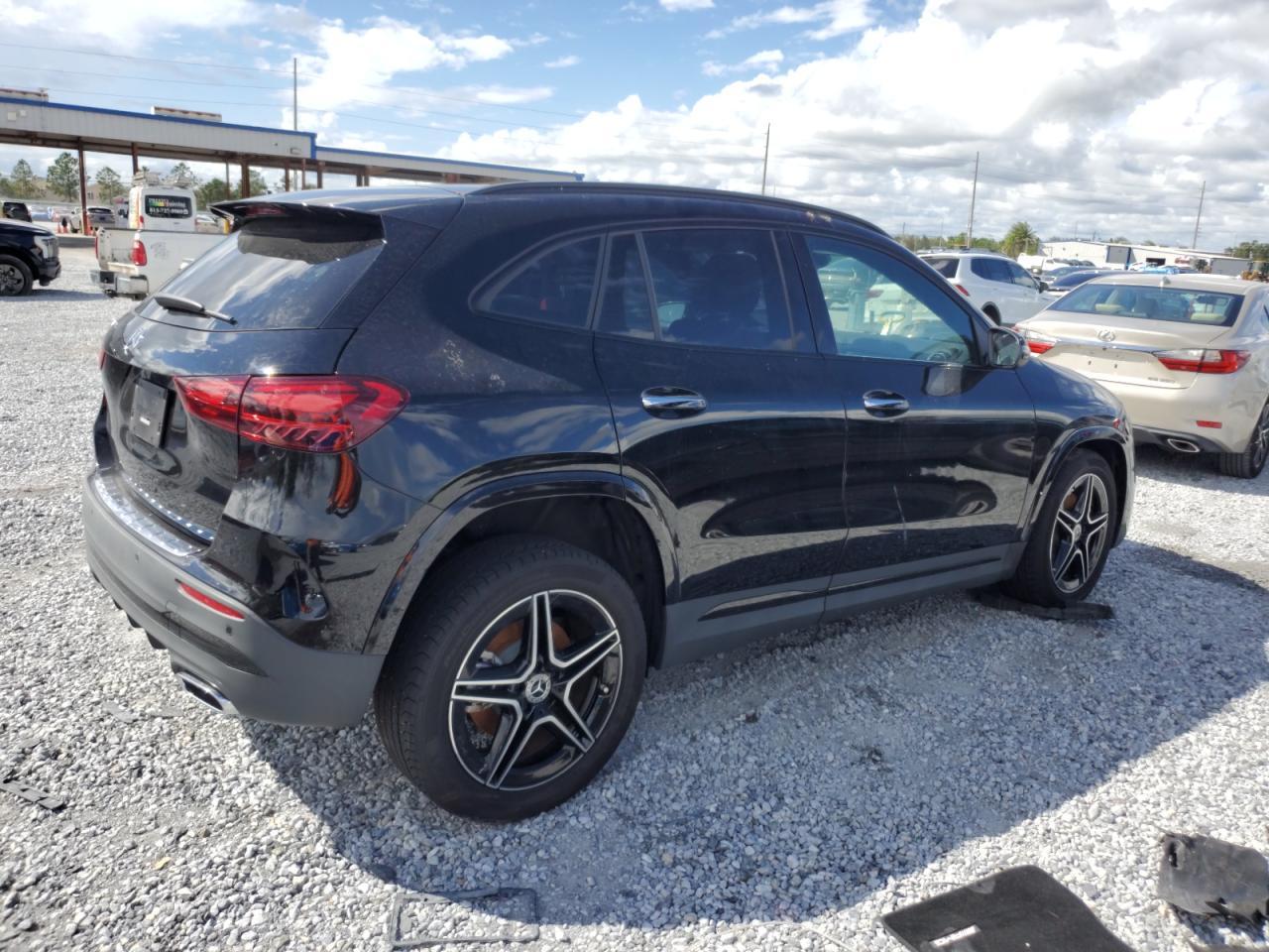 2025 Mercedes-Benz Gla 250 - Image 3