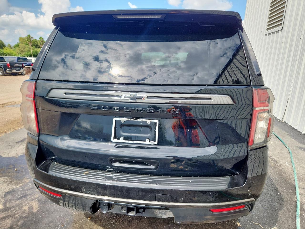 2021 Chev Suburban K1500 Z71 - Image 6