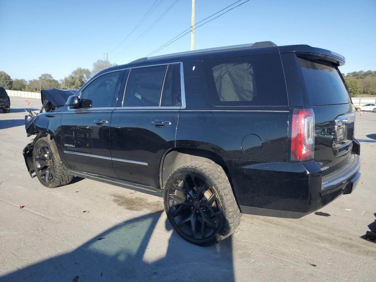 2019 GMC Yukon Denali - Фото 2