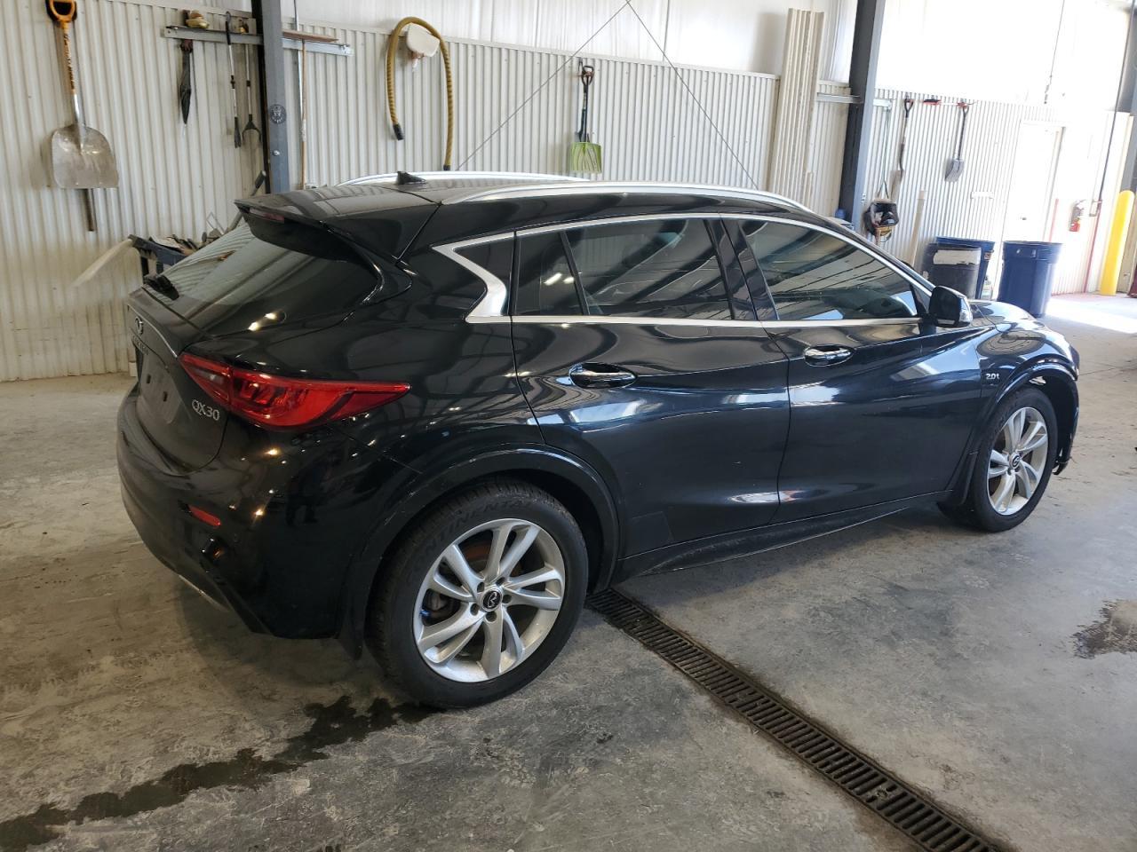 2017 Infiniti Qx30 Base - Фото 3