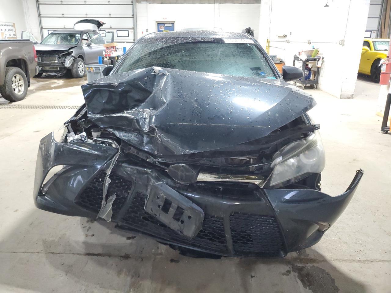 2015 Toyota Camry Le - Фото 5