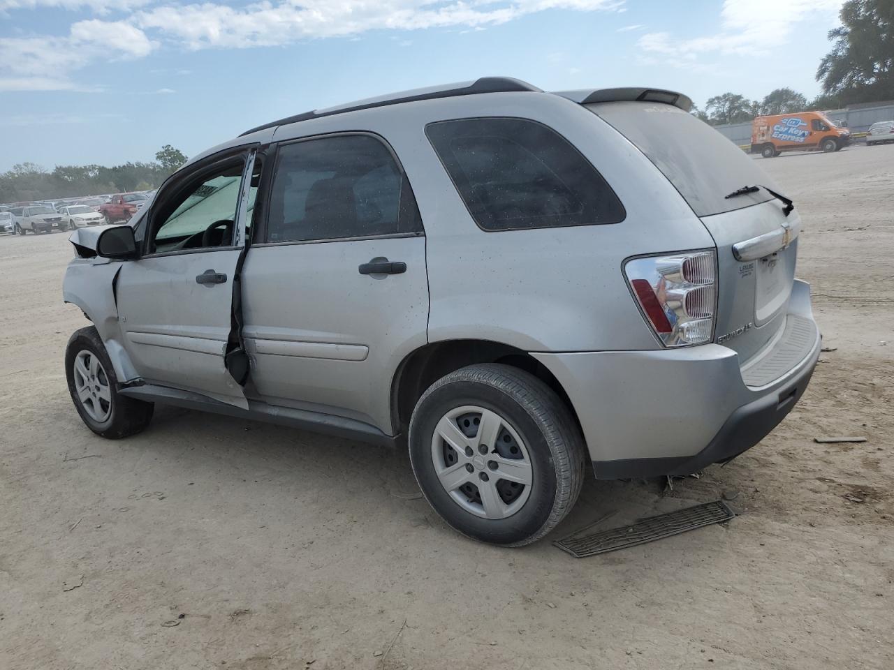 2006 Chevrolet Equinox Ls - Image 2