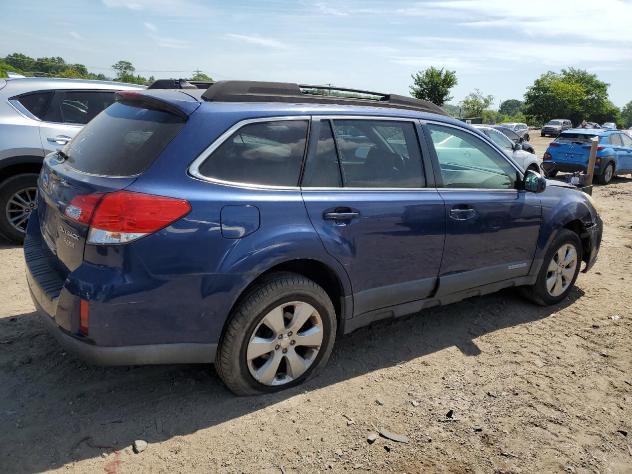 2011 Subaru Outback 2.5I Limited - Image 3