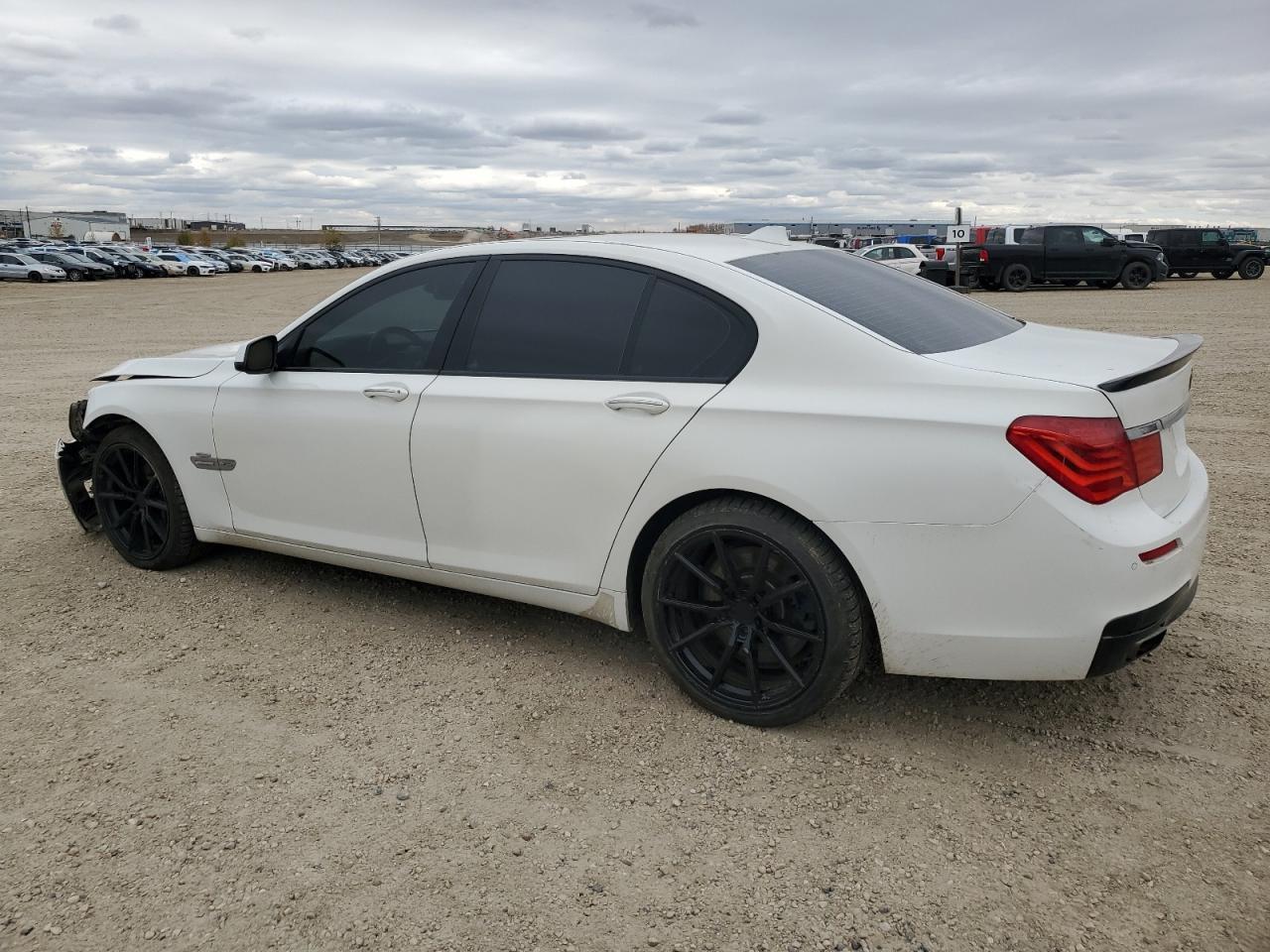 2012 BMW 750 Xi - Фото 2