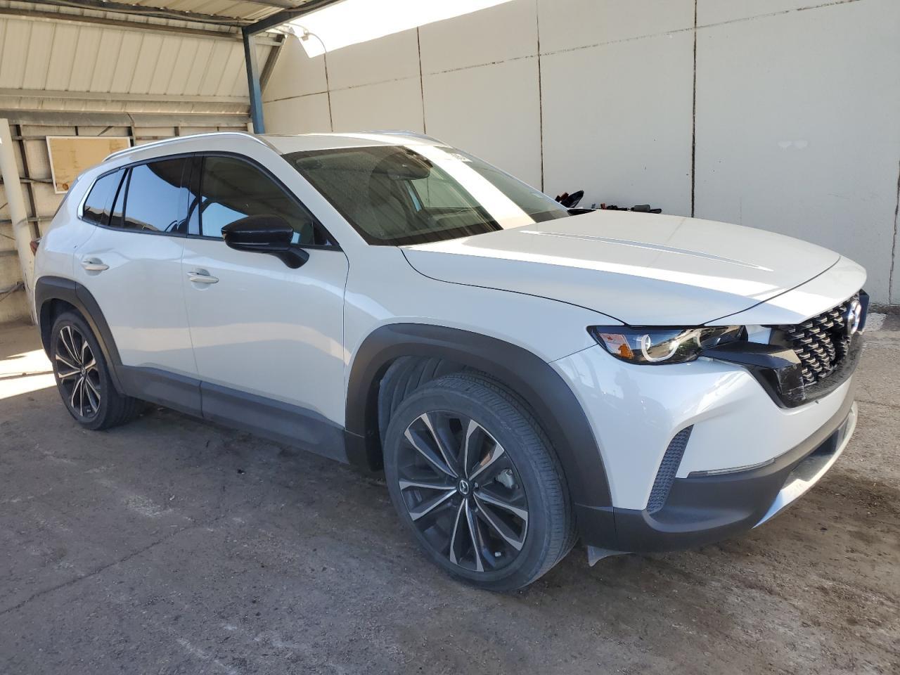 2023 Mazda Cx-50 Premium Plus - Image 4