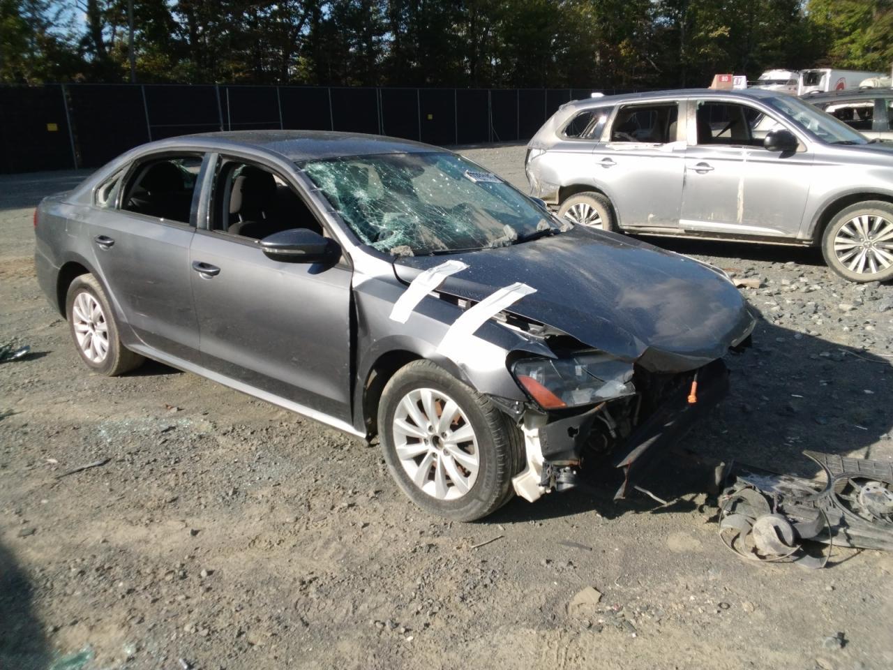 2012 Volkswagen Passat S - Фото 4