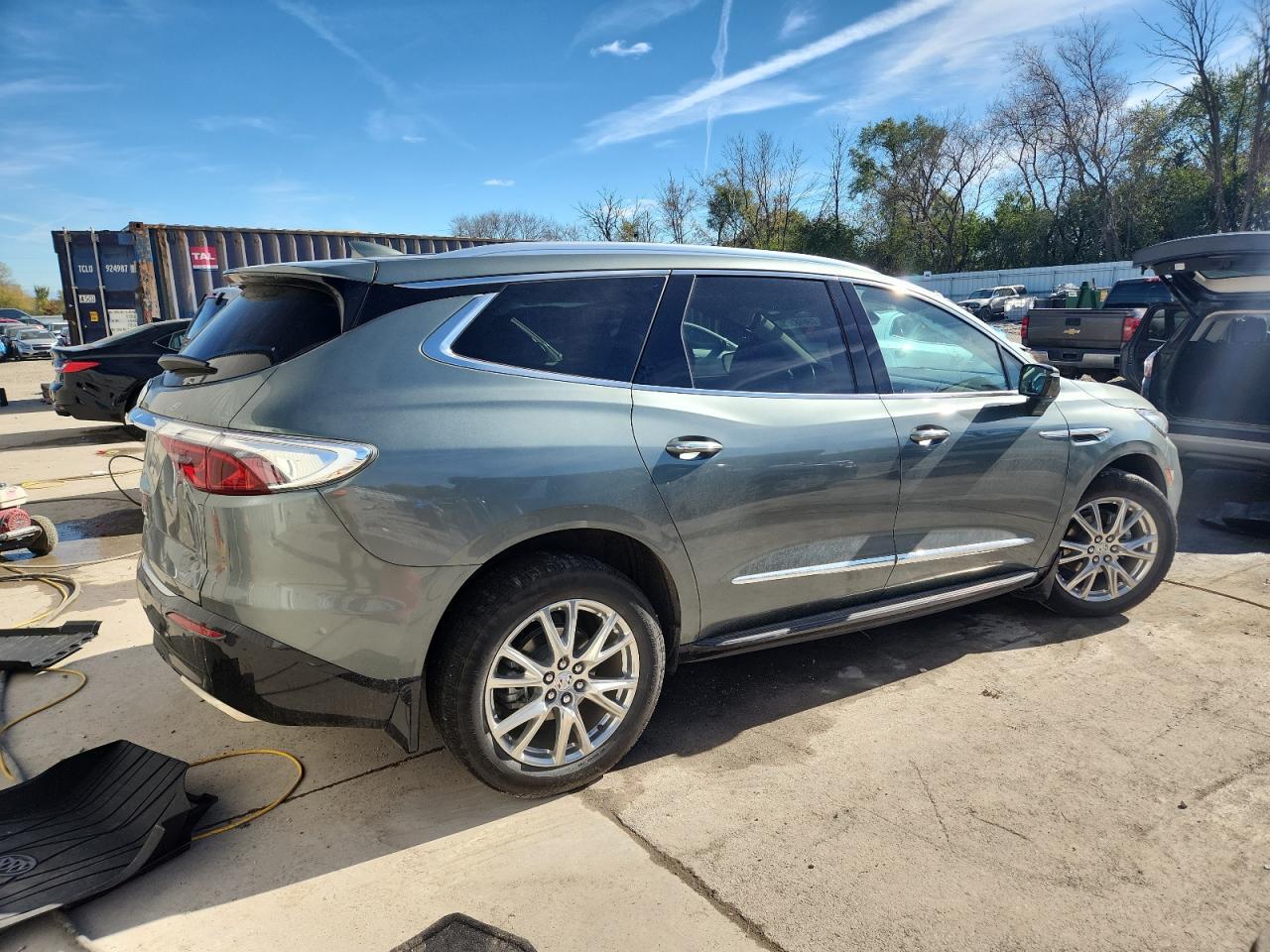 2024 Buick Enclave Essence - Image 3