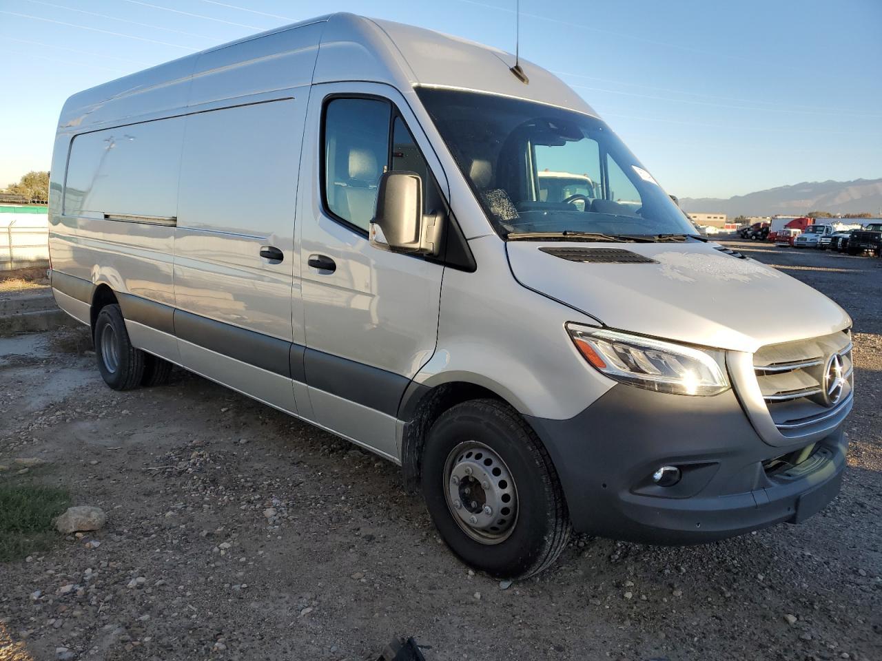 2022 Mercedes Benz Sprinter 4 - Delivery Van - Фото 4