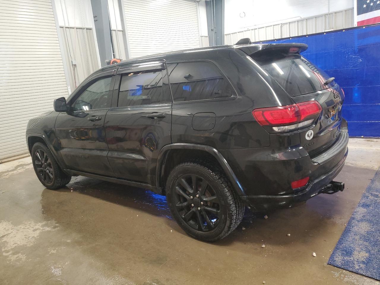 2019 Jeep Grand Cherokee Laredo - Фото 2