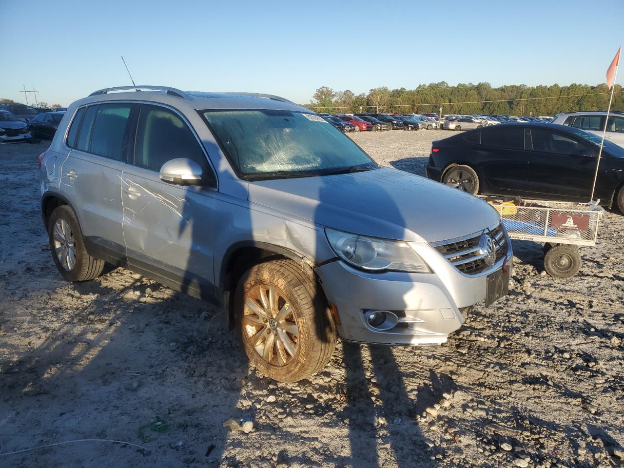 2009 Volkswagen Tiguan S - Image 4