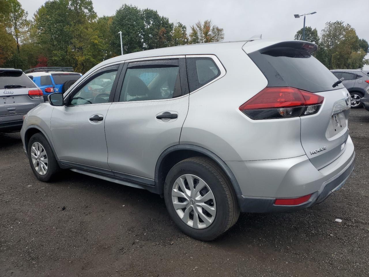 2018 Nissan Rogue S - Фото 2