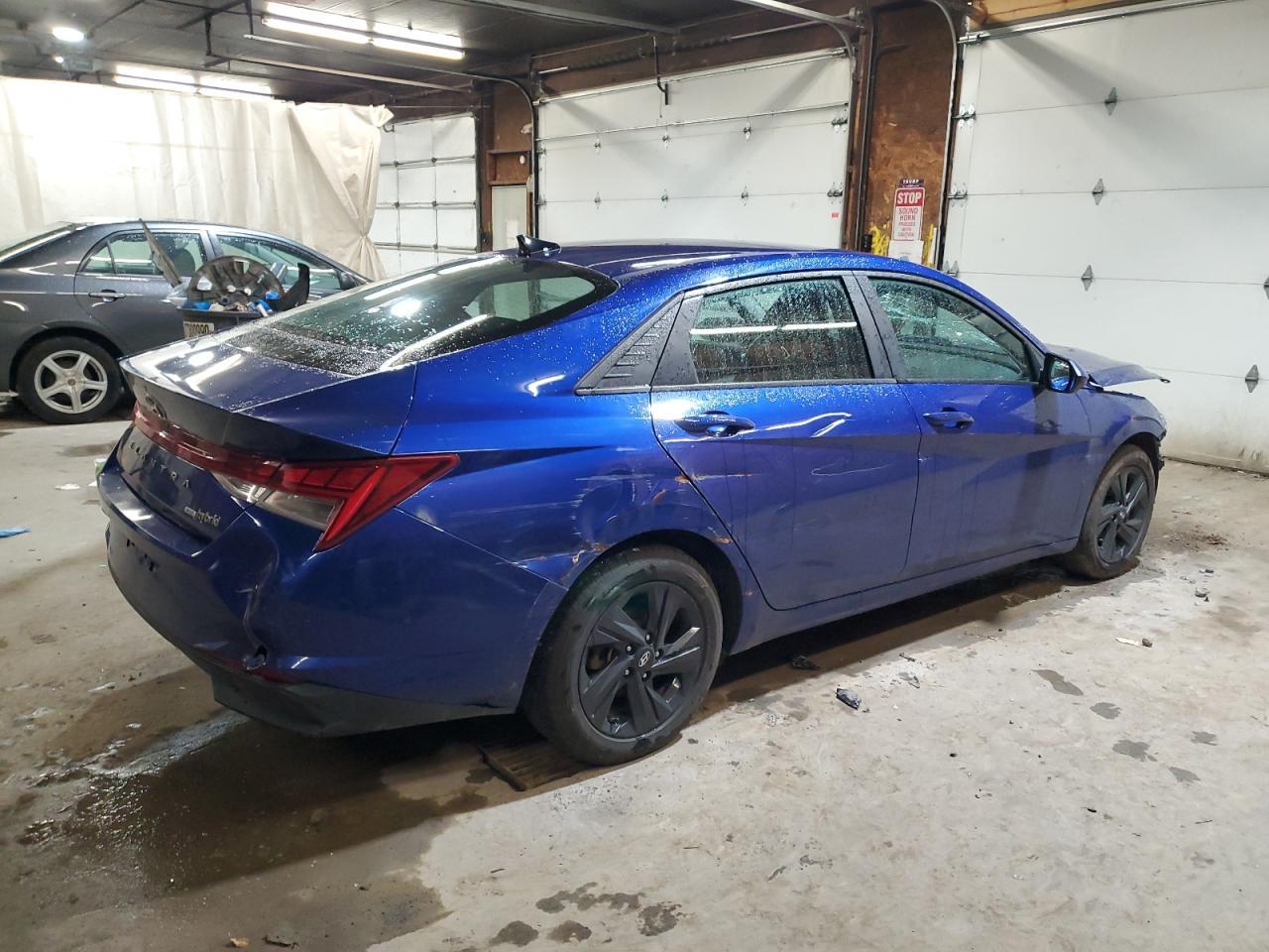 2023 Hyundai Elantra Blue - Image 3
