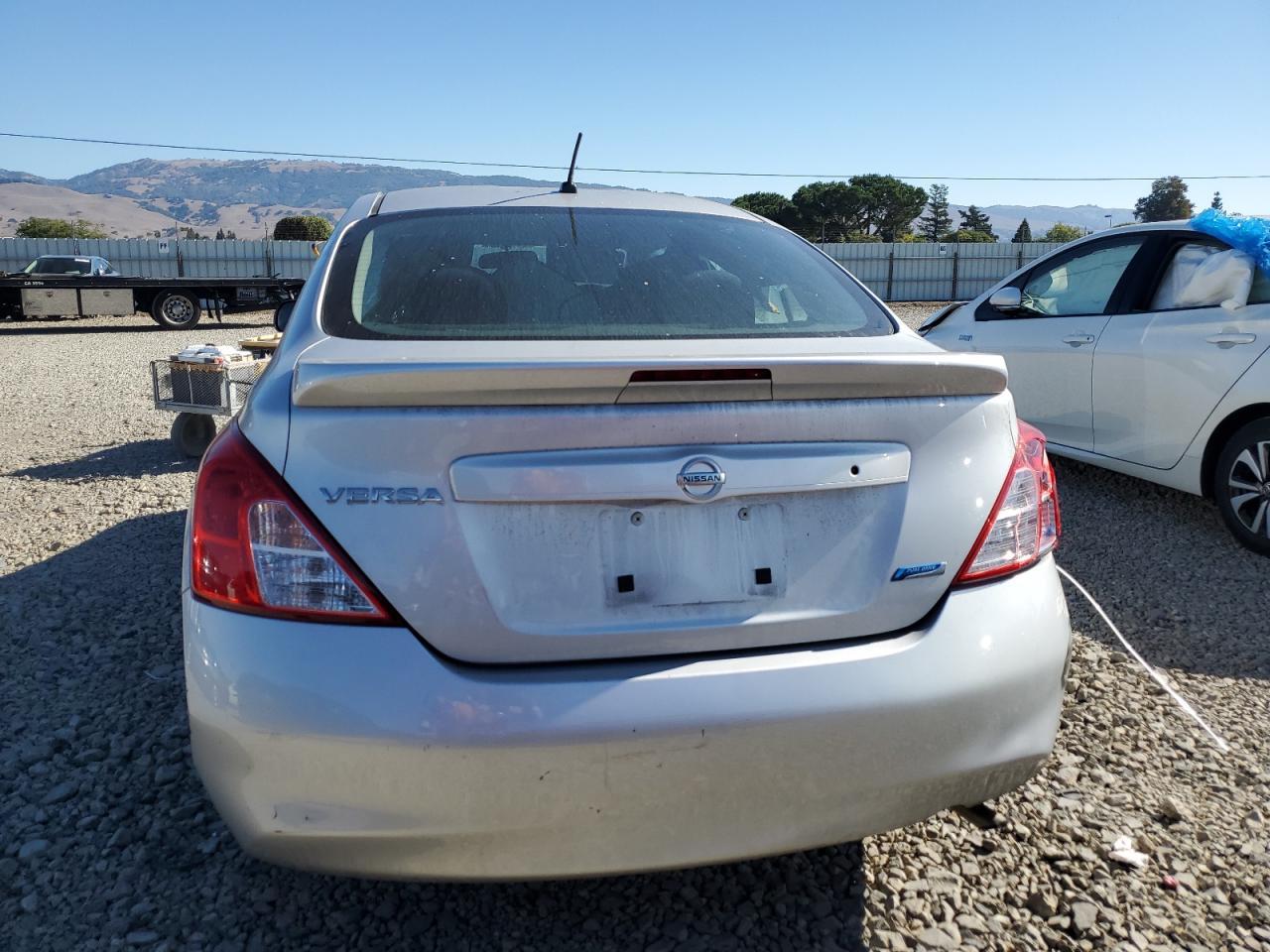 2014 Nissan Versa S - Фото 6