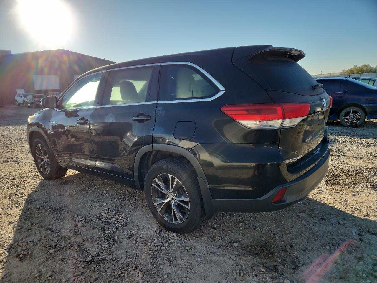 2018 Toyota Highlander Hybrid - Фото 2