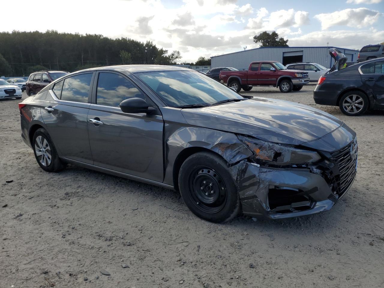 2025 Nissan Altima S - Фото 4