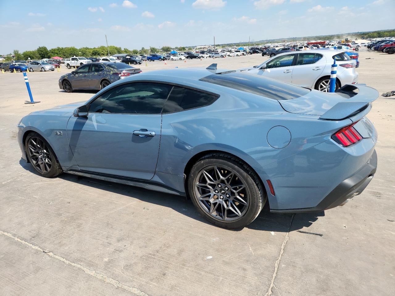 2025 Ford Mustang Gt - Фото 2