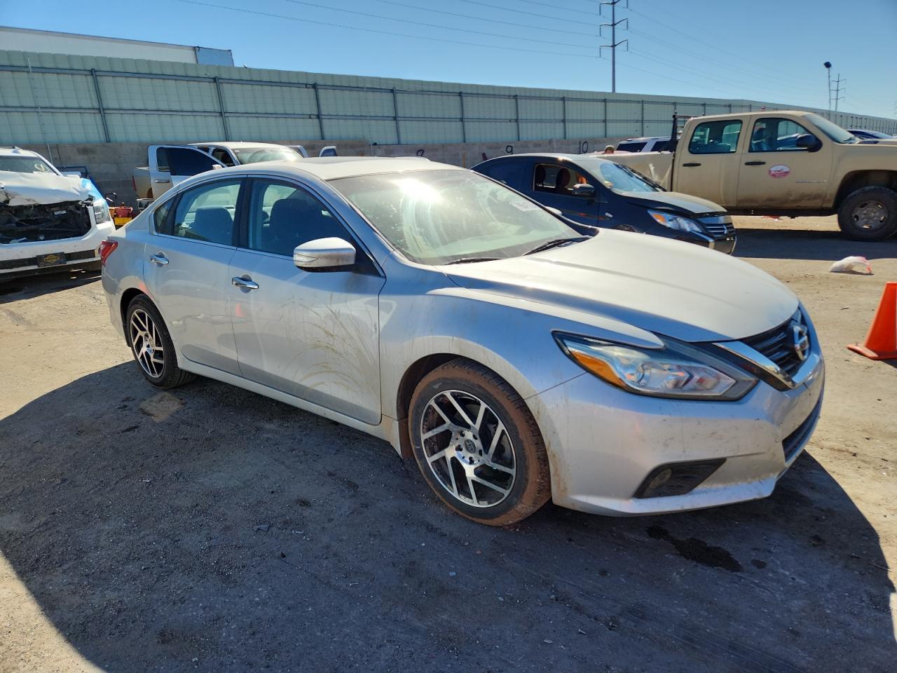 2018 Nissan Altima 2.5 - Image 4