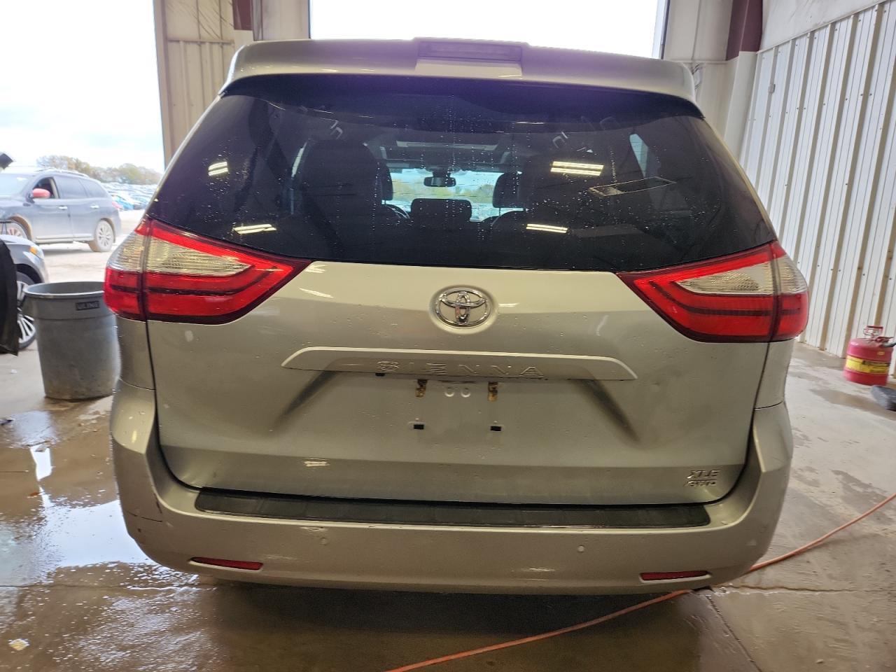 2019 Toyota Sienna Xle - Фото 6