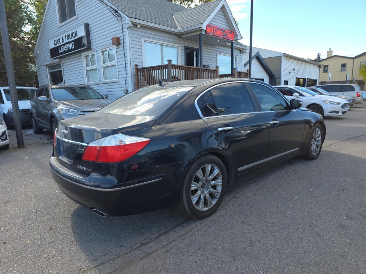 2010 Hyundai Genesis 4.6L - Фото 4