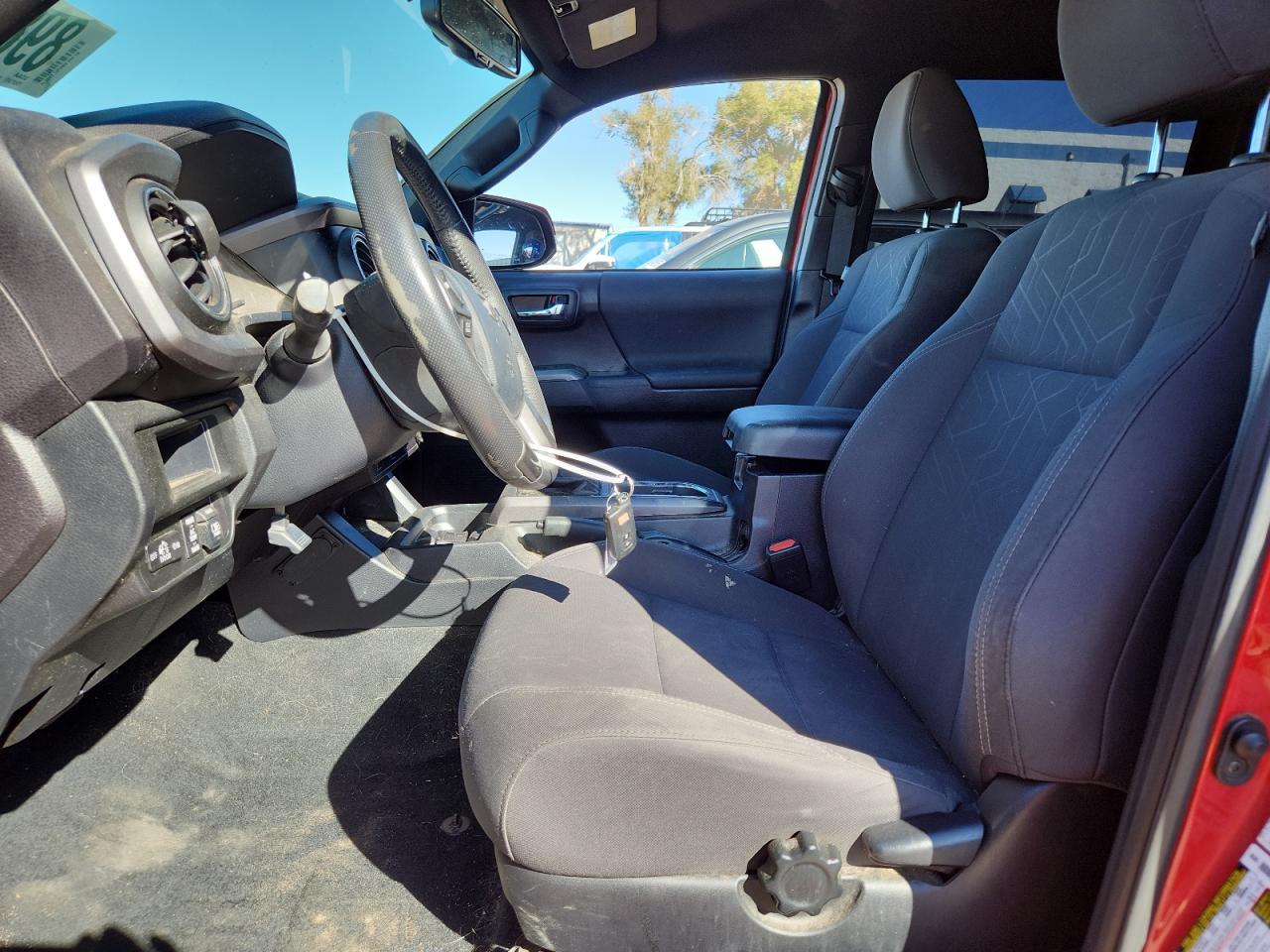 2017 Toyota Tacoma - Фото 7