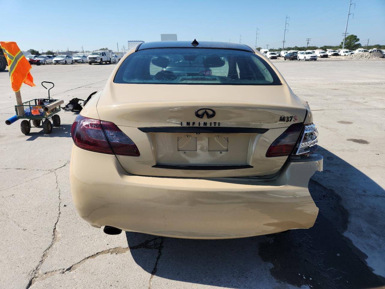 2011 Infiniti M37 Base - Фото 6