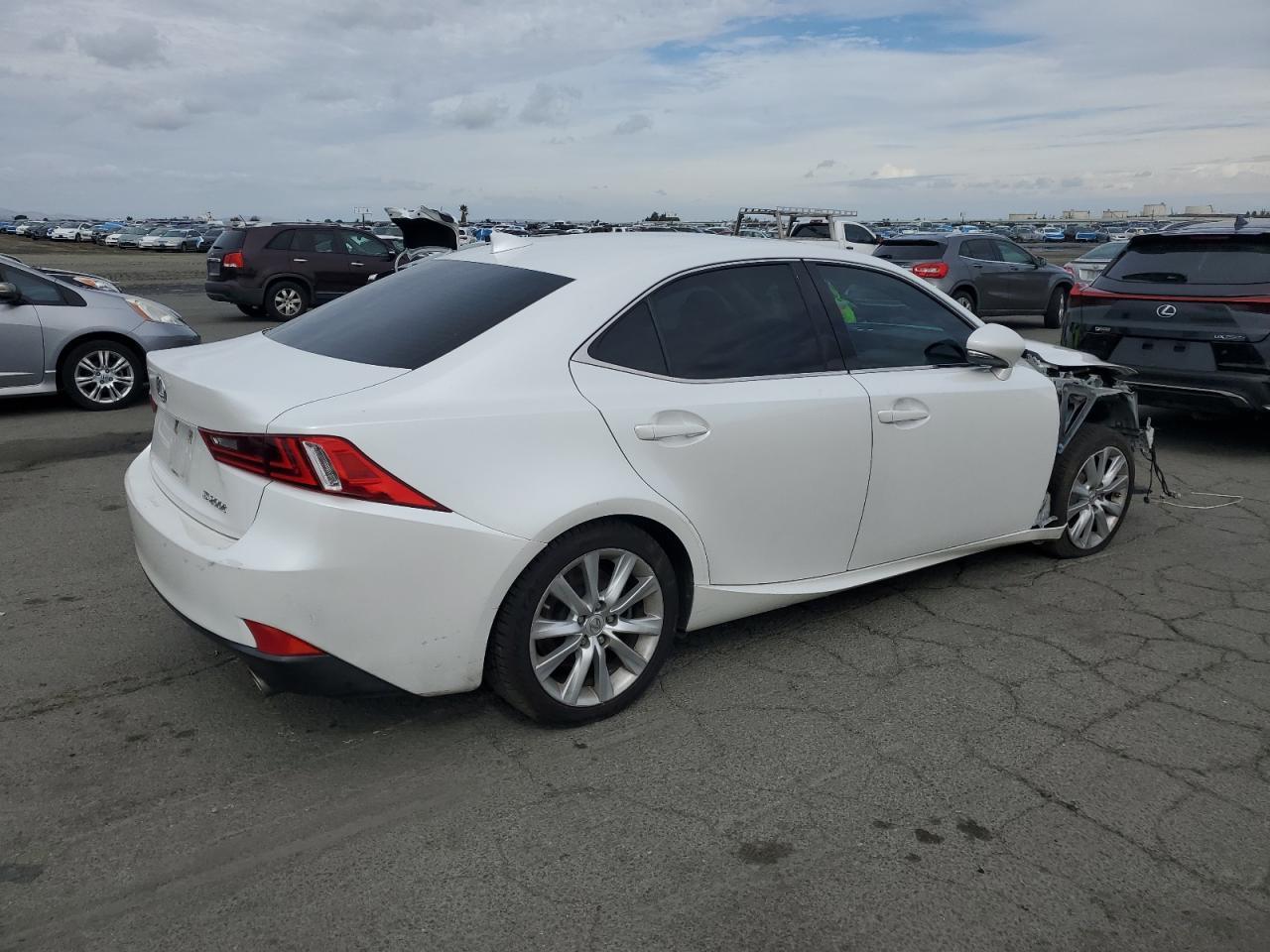 2016 Lexus Is 200T - Фото 3