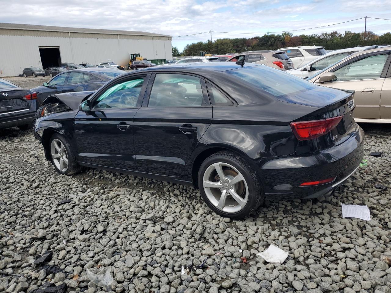2017 Audi A3 Premium - Фото 2