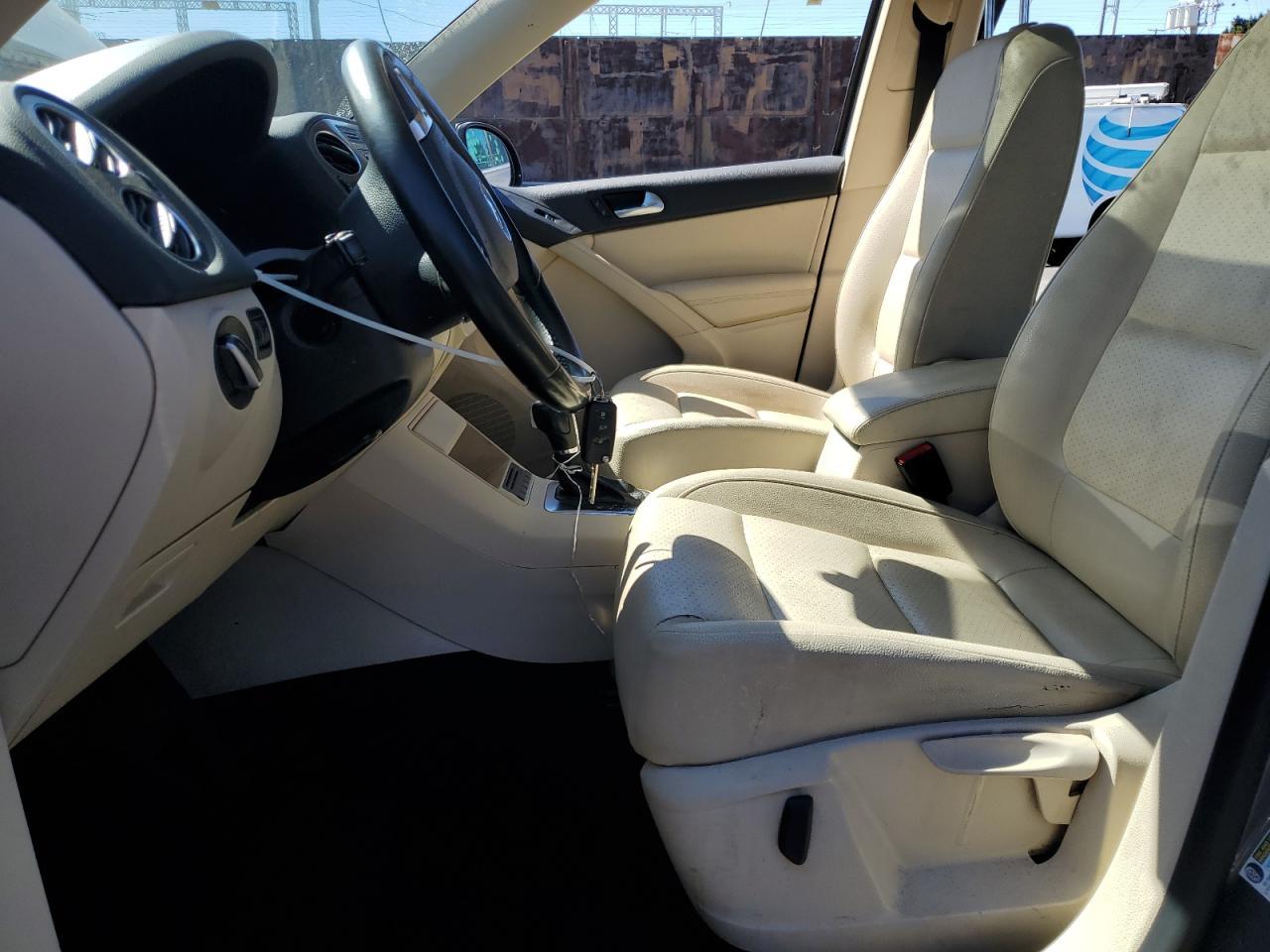 2012 Volkswagen Tiguan S - Фото 7