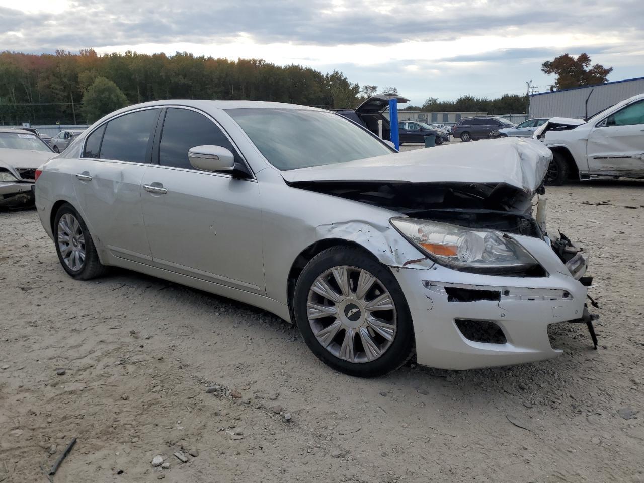 2009 Hyundai Genesis 3.8L - Image 4
