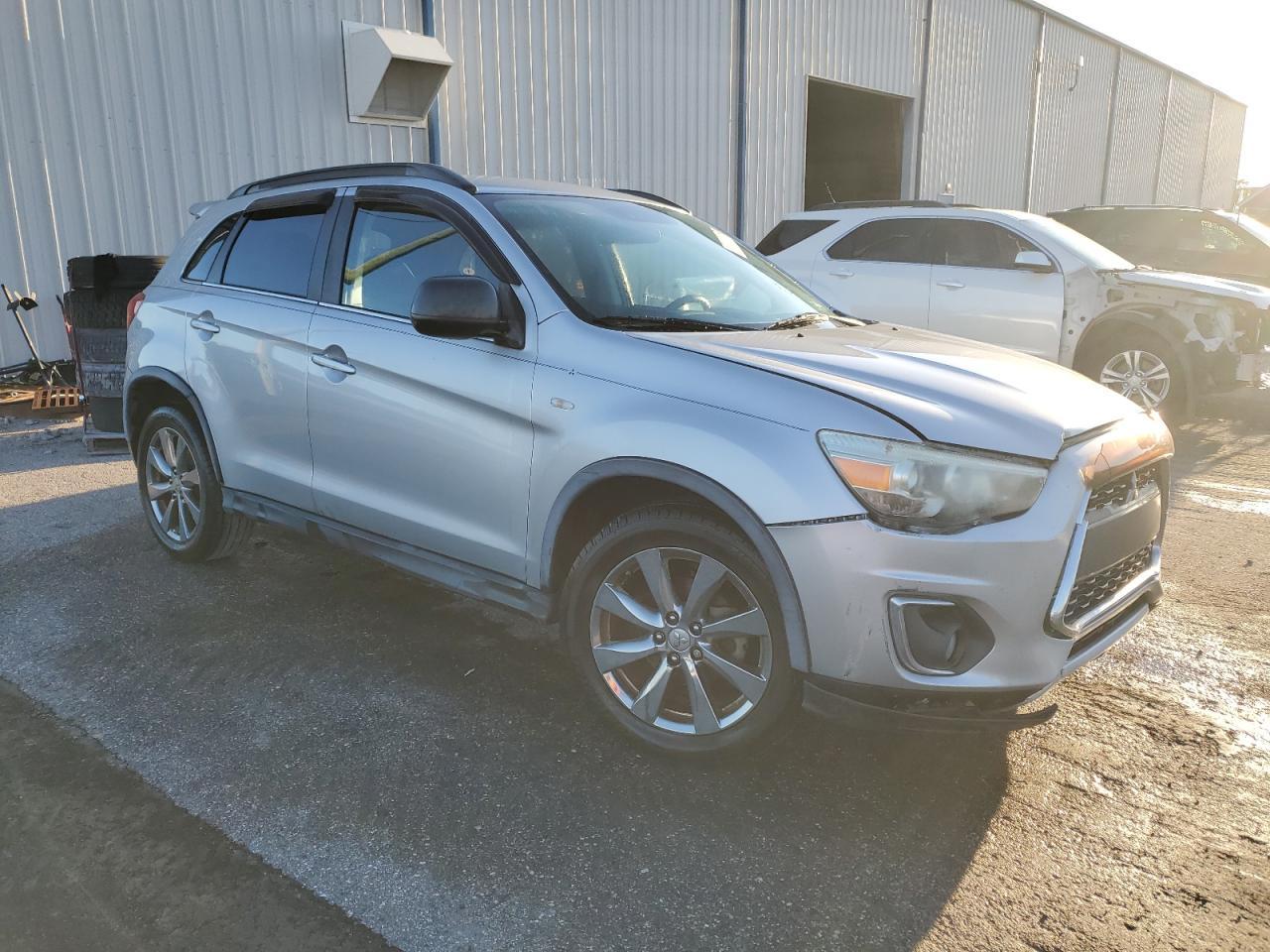 2013 Mitsubishi Outlander Sport Le - Фото 4
