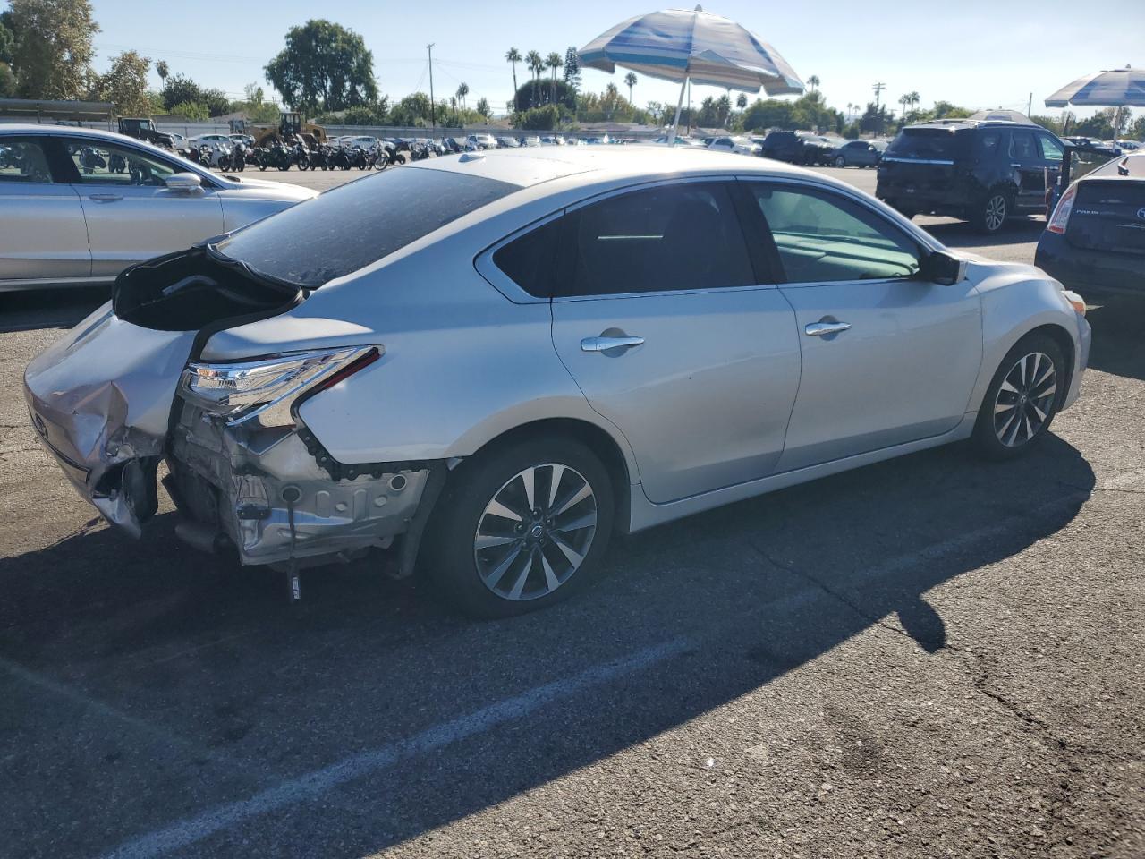 2017 Nissan Altima 2.5 - Image 3
