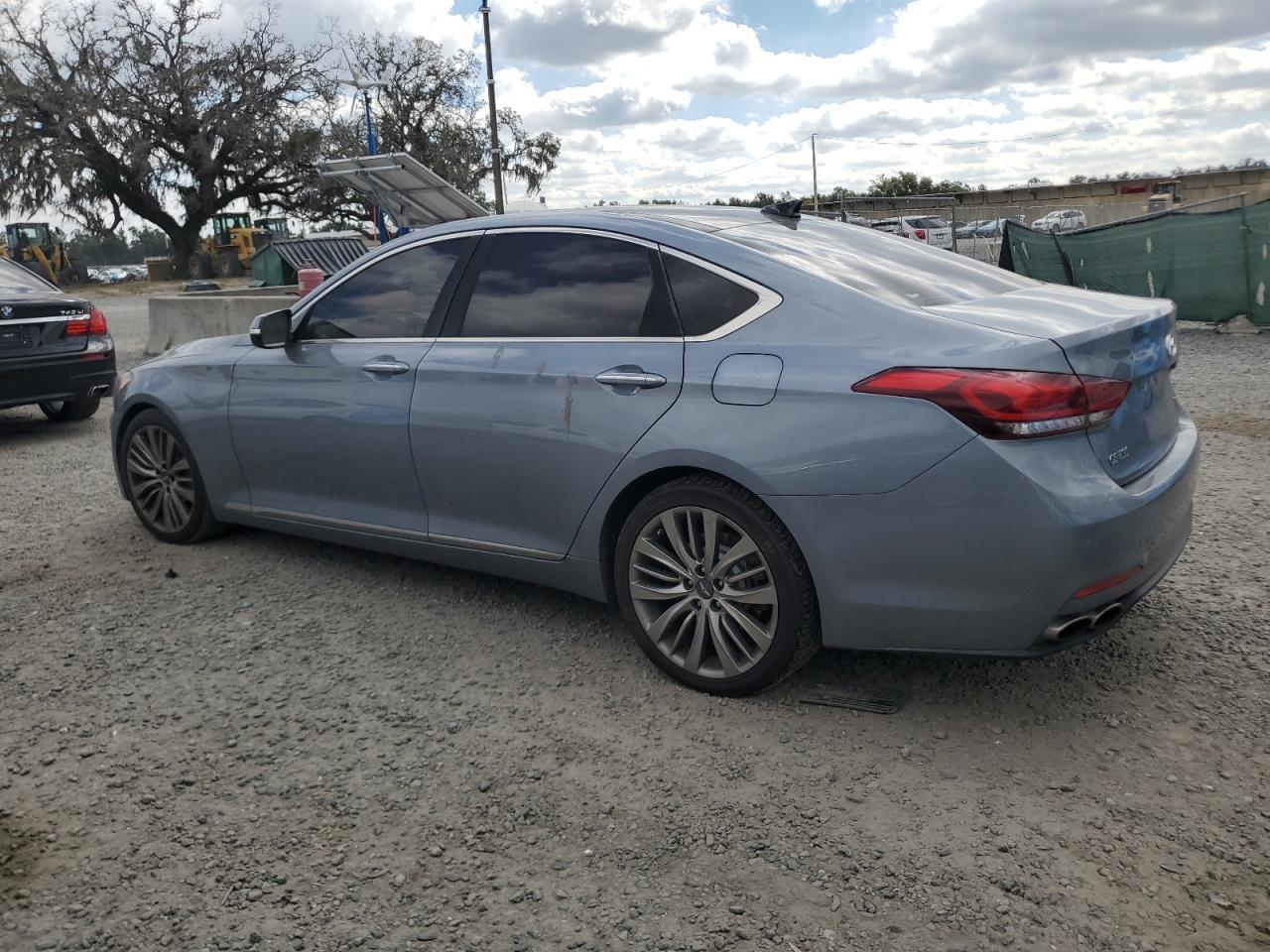 2015 Hyundai Genesis 5.0L - Фото 2