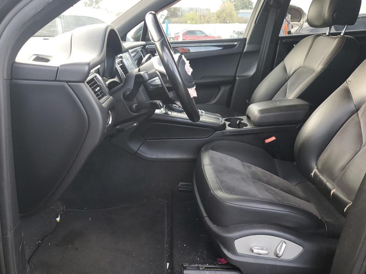 2017 Porsche Macan - Image 7